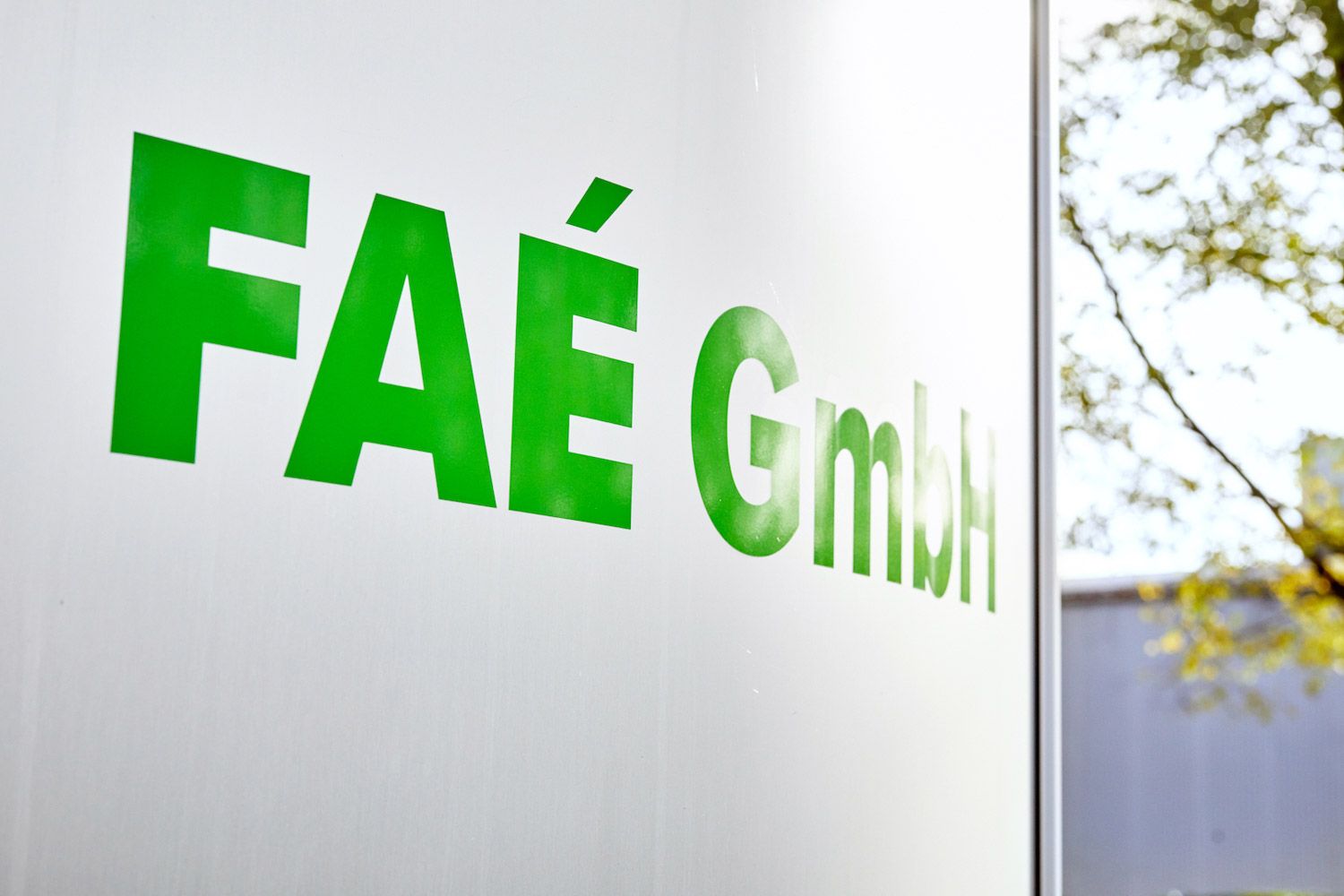 Firma - Faé GmbH | Kriens | Rasenmäher & Motorgeräte | John Deere Shop